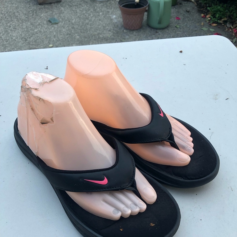 Nike Ultra Comfort Women's Black Thong FlipFlop Sandals with Pink Logo Size 9